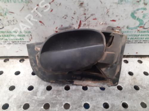 Used Front right interior door handle PEUGEOT 206 Hatchback (2A/C) [1998-2012]  25307723