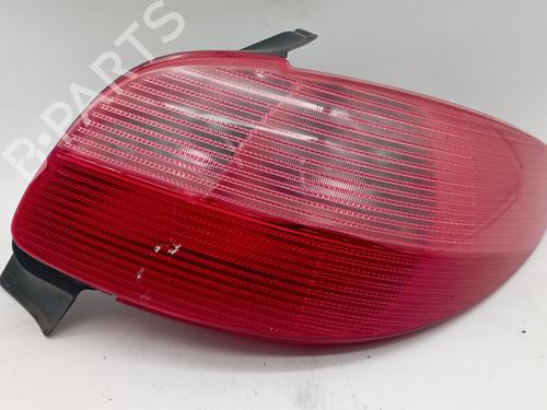 Used Right taillight PEUGEOT 206 Hatchback (2A/C) 1.6 i (89 hp) 25311442