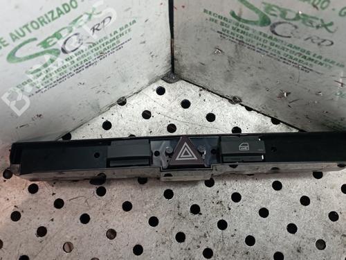 Used Warning switch OPEL ASTRA H (A04) [2004-2014]  25307901