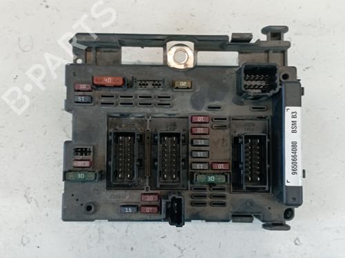 Used Fuse box PEUGEOT 307 Break (3E) [2002-2009]  25311080