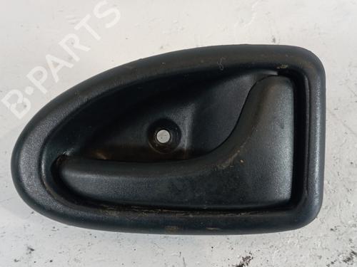 Højre fortil invendig håndtag RENAULT MEGANE I Classic (LA0/1_) 1.9 D (LA0A, LA0U, LA0R) (64 hp) 25308864