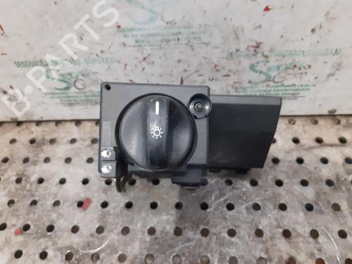 Used Headlight switch MERCEDES-BENZ E-CLASS (W210) E 290 Turbo-D (210.017) (129 hp) 25313164