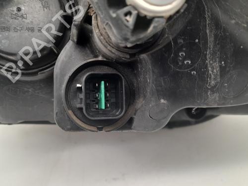 Right headlight KIA CARENS II MPV (FJ)  | BP25313556C29 