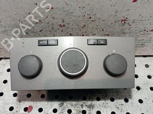 AC Styreenhet / Manøvreringsenhet OPEL ASTRA H (A04) [2004-2014]  25316057