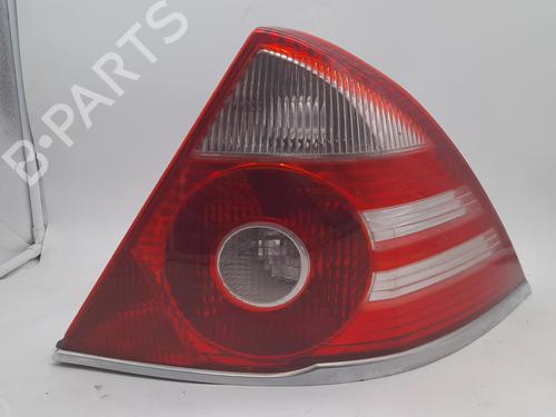 Used Right taillight FORD MONDEO III Saloon (B4Y) 2.0 TDCi (130 hp) 25313424