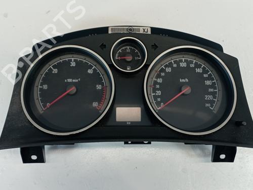 Used Instrument cluster OPEL ZAFIRA / ZAFIRA FAMILY B (A05) [2005-2019]  25322046