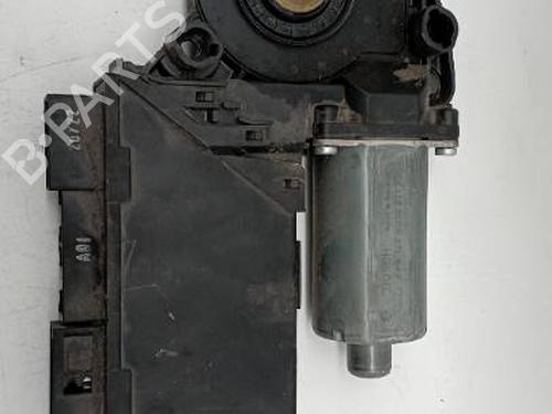 Left front window motor AUDI A4 B6 (8E2) 1.9 TDI | BP38709249E21 - Image 2