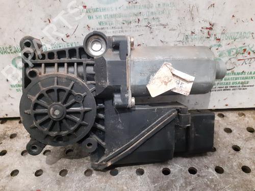 Right rear window motor MERCEDES-BENZ E-CLASS (W210) E 290 Turbo-D (210.017) | BP25313166E22 