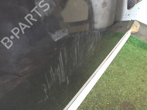 Used Left front door Left front door 25630309 25630309