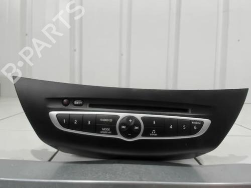 Used Radio RENAULT LAGUNA III Grandtour (KT0/1) 2.0 dCi (KT01, KT08, KT09, KT0K, KT12, KT1D, KT1W) (150 hp) 25647863