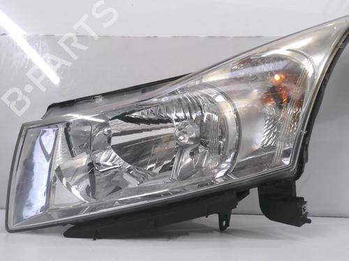 Used Left headlight CHEVROLET CRUZE Station Wagon (J308) 1.7 TD (131 hp) 30490515