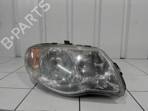 Used Right headlight CHRYSLER VOYAGER IV (RG, RS) 2.8 CRD (150 hp) 25642013