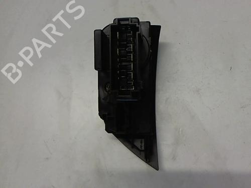 Commande de phare Commande de phare VW POLO III (6N1) 60 1.4 (60 hp) 25640628 25640628