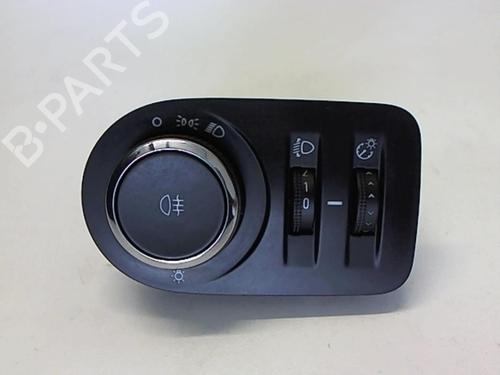 Used Headlight switch OPEL CORSA D (S07) 1.3 CDTI (L08, L68) (90 hp) 25646273