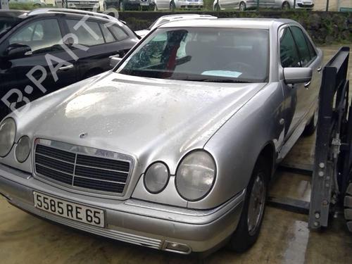 Right headlight MERCEDES-BENZ E-CLASS (W210) E 300 D (210.020) | BP25645515C29 