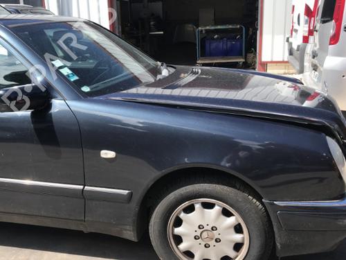 Left front door MERCEDES-BENZ E-CLASS (W210) E 290 Turbo-D (210.017) | BP25644675C2 