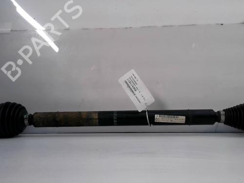 Aandrijfas rechts voor VW GOLF VI (5K1) 1.6 TDI (105 hp) 31613228