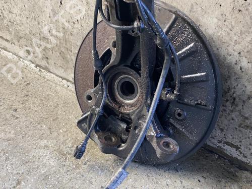 Used Right front steering knuckle Right front steering knuckle VW TOUAREG (7LA, 7L6, 7L7) 3.0 V6 TDI (225 hp) 25639672 25639672