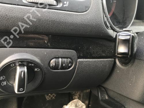 Fuel flap VW GOLF VI (5K1) 2.0 TDI | BP29598075C131 