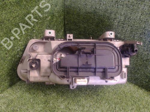 Used Right headlight Right headlight PEUGEOT 806 (221) 1.9 TD (90 hp) 25631783 25631783