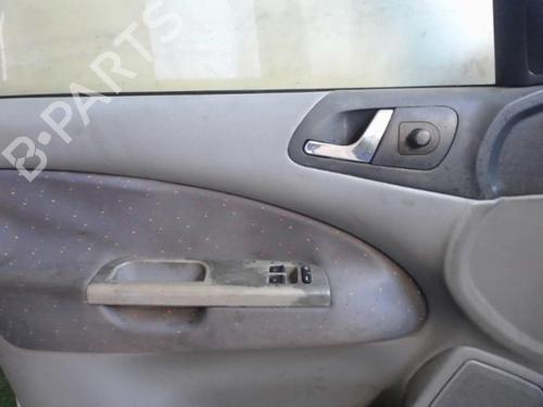 Used Left front door Left front door 25630578 25630578