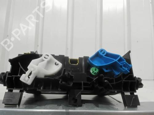 Used Climate control Climate control RENAULT TRAFIC III Van (FG_) 2.0 dCi 130 (FGMY) (131 hp) 25647377 25647377