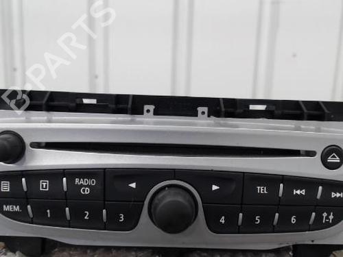 Used Radio Radio RENAULT TWINGO II (CN0_) 1.2 16V (CN04, CN0B) (75 hp) 25650051 25650051