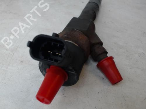 injector-mitsubishi-space-star-mpv-dg_a-1998-1999-2000-2001-2002-2003-2004-25636774 main image