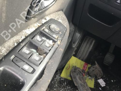 Fuel flap RENAULT SCÉNIC III (JZ0/1_) 1.5 dCi | BP28213405C131