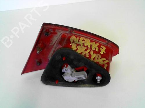 Used Left tailgate light Left tailgate light ALFA ROMEO 147 (937_) 1.9 JTD (937.AXD1A, 937.BXD1A, 937.AXV1A, 937.BXB1A,... (115 hp) 25651260 25651260