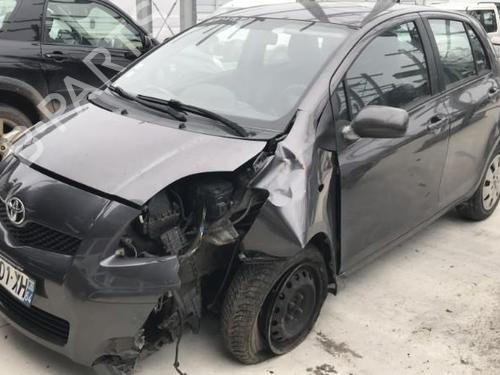 Brugte TOYOTA YARIS (_P9_) 1.4 D-4D (NLP90_, NLP90R) (90 hp) 4438320