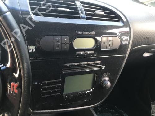 Radio SEAT LEON (1P1) 2.0 TDI | BP30933204E6 - Image 24