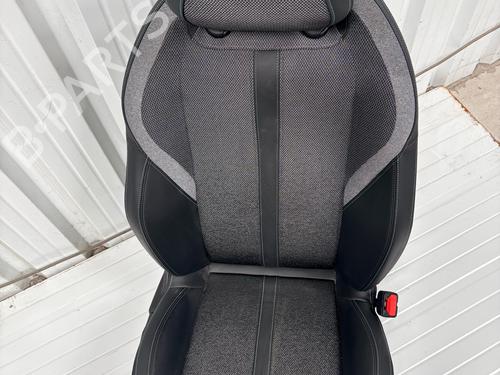 Used Right front seat Right front seat 37744244 37744244
