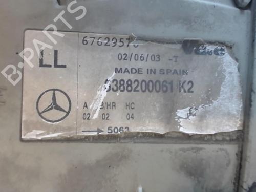 Used Left headlight Left headlight MERCEDES-BENZ VITO Bus (W638) [1996-2003] 33304504 33304504
