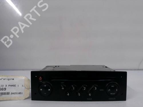 Used Radio RENAULT CLIO III (BR0/1, CR0/1) 1.5 dCi (BR17, CR17) (86 hp) 31017763