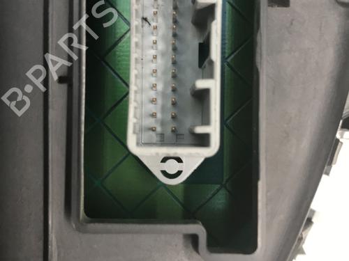 Used Instrument cluster Instrument cluster 33233556 33233556
