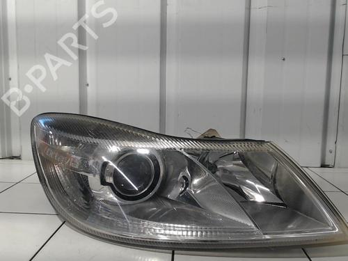 Used Right headlight SKODA OCTAVIA II (1Z3) 2.0 TDI 16V (140 hp) 30805345