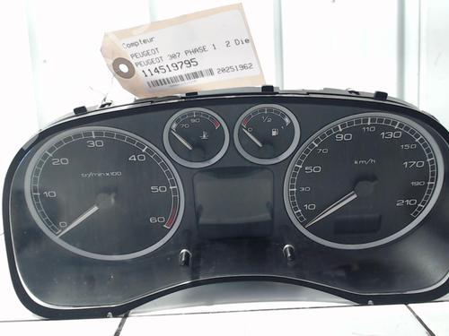 Used Instrument cluster PEUGEOT 307 (3A/C) 2.0 HDi 110 (107 hp) 31174485