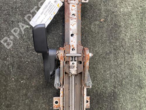 Used Steering column Steering column VW GOLF VI Convertible (517) 2.0 TDI (140 hp) 39932141 39932141