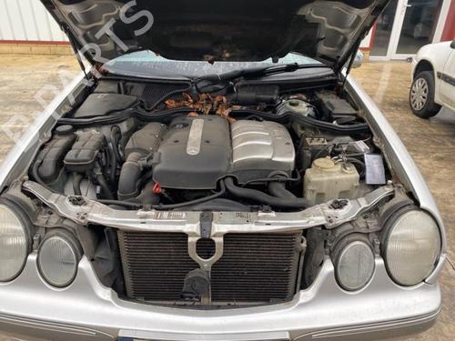 Fuel flap MERCEDES-BENZ E-CLASS (W210) E 220 CDI (210.006) | BP25645205C131 