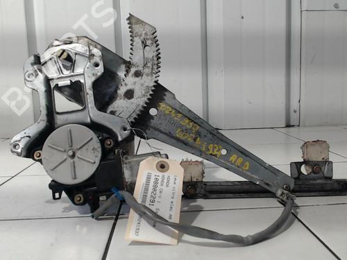 Lève-vitre arrière droit HONDA CR-V I (RD) 2.0 16V 4WD (RD1, RD3) (128 hp) 31831516