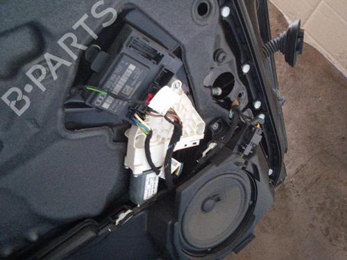 Used Left front door AUDI A6 C6 Avant (4F5) 2.0 TDI (140 hp) 25630278