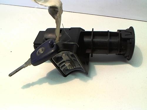 Used Ignition barrel FIAT PUNTO (188_) 1.9 JTD (86 hp) 25641686