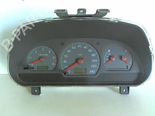 Used Instrument cluster VOLVO V40 Estate (645) 1.9 DI (95 hp) 25641631