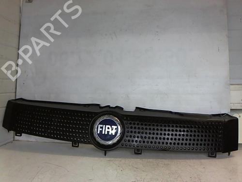 Grill FIAT PANDA (169_) 1.1 (169.AXA1A) (54 hp) 25643901