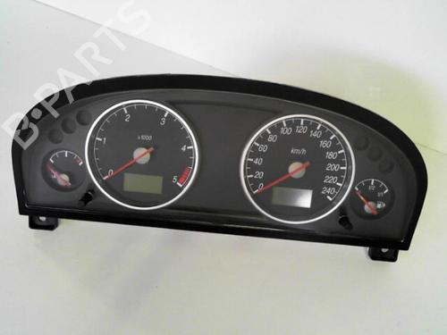 Used Instrument cluster FORD MONDEO III Saloon (B4Y) [2000-2007]  25634208