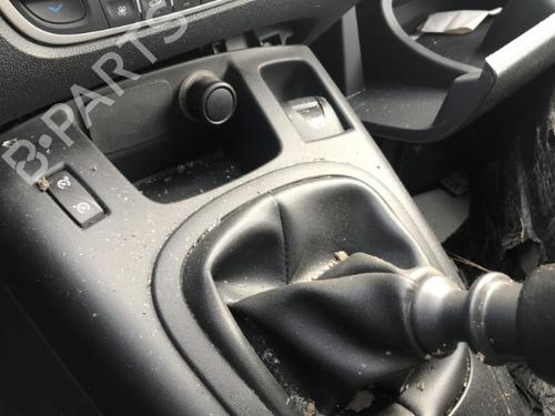 Fuel flap RENAULT SCÉNIC III (JZ0/1_) 1.5 dCi | BP28213405C131