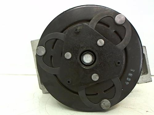 Used AC compressor AC compressor RENAULT TWINGO III (BCM_, BCA_) 0.9 TCe 90 (BCM9, BCM2) (90 hp) 25643796 25643796