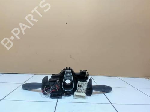 Used Steering column stalk RENAULT CLIO II (BB_, CB_) 1.4 16V (B/CB0P, BB13) (98 hp) 25631648