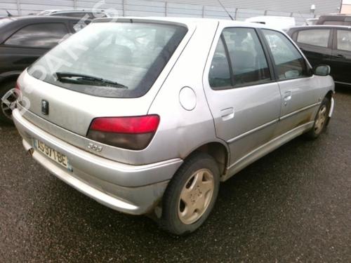 Right taillight PEUGEOT 306 Hatchback (7A, 7C, N3, N5) 1.6 | BP25633323C35 